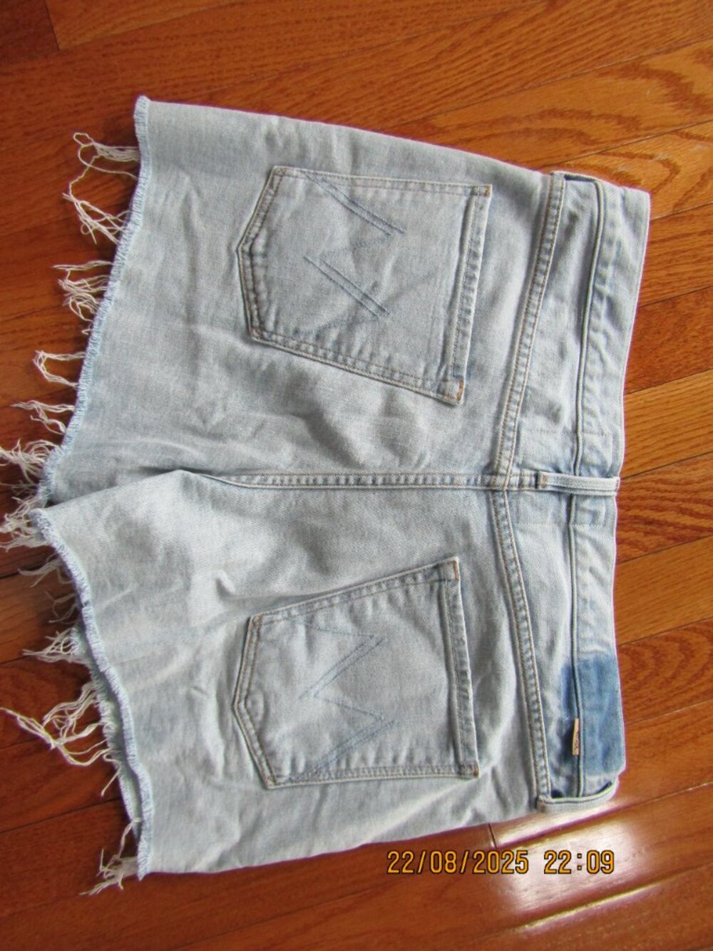 Mother The Fly Cut Proper Short size 31